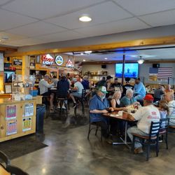 Oak Roads Grille - Dining room.