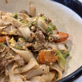 Thai Red Chili's - N3. Pad Se Lew beef - Thai Near Me - McAllen, Texas