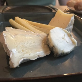 Table 22 - Fantastic French cheese! - French Near Me - Cannes, 06