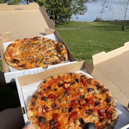 Twin Peaks Pizza