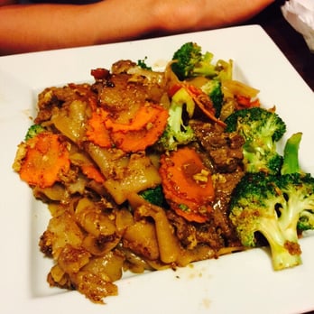 Salween Thai - Pad sew with beef - Thai Near Me - Omaha, Nebraska Salween Thai - Pad sew with beef - Thai Near Me - Omaha, Nebraska
