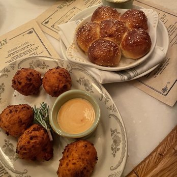 Waverly Kitchen & Bar - Sweet potato croquets & parker house rolls - Cocktail Bars Near Me - Boston, Massachusetts Waverly Kitchen & Bar - Sweet potato croquets & parker house rolls - Cocktail Bars Near Me - Boston, Massachusetts