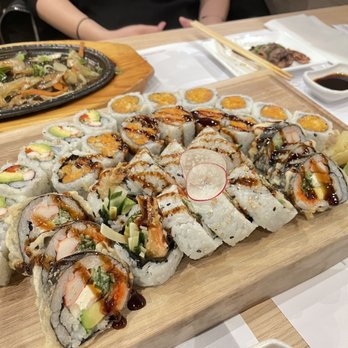 Tomo Sushi - Popular platter - Sushi Bars Near Me - Mississauga, Ontario Tomo Sushi - Popular platter - Sushi Bars Near Me - Mississauga, Ontario