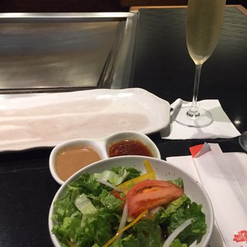 Restaurant SUNTORY - Delicious salad with a light Japanese dressing - Japanese Near Me - Honolulu, Hawaii