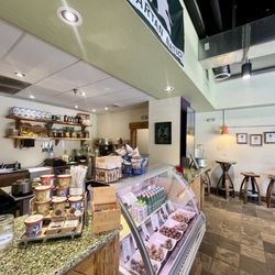 LoLo Juice - Front counter and side seating