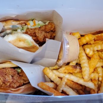 Main Chick Hot Chicken - Chicken Shop Near Me - Pasadena, California