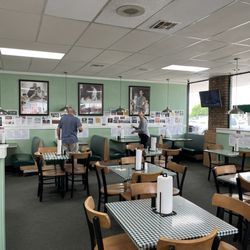 Little Mike's Hamburgers - Inside