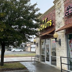 PT Donuts - Store front