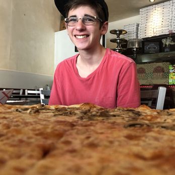 Mizrachi's Pizza Kitchen - Pizza Near Me - Hollywood, Florida
