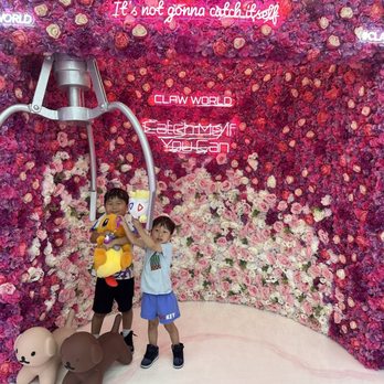 Claw World - Photo booth also so nice!!!!!!!! - Arcades Near Me - Las Vegas, Nevada