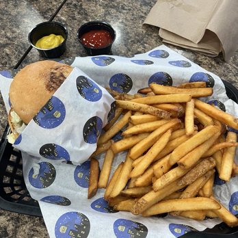 5th Street Burger & Fries - Burgers Near Me - Tempe, Arizona
