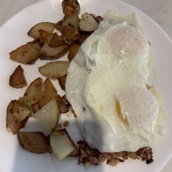 Blueberry Muffin - Corn beef hash & eggs, very good. - Breakfast & Brunch Near Me - Indialantic, Florida Blueberry Muffin - Corn beef hash & eggs, very good. - Breakfast & Brunch Near Me - Indialantic, Florida