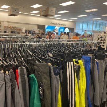 Nordstrom Rack - Line on a Saturday - Department Stores Near Me - Dublin, California
