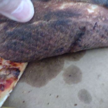 Papa Johns Pizza - Burnt Pizza's underneath crust - Pizza Near Me - Poland, Ohio Papa Johns Pizza - Burnt Pizza's underneath crust - Pizza Near Me - Poland, Ohio
