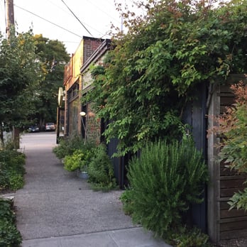 Brimmer & Heeltap - New American Near Me - Seattle, Washington