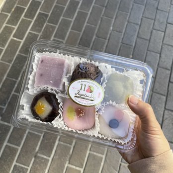 Fugetsu-Do - Box of 6! Grape, red bean, strawberry and blueberry included :) - Candy Stores Near Me - Los Angeles, California Fugetsu-Do - Box of 6! Grape, red bean, strawberry and blueberry included :) - Candy Stores Near Me - Los Angeles, California