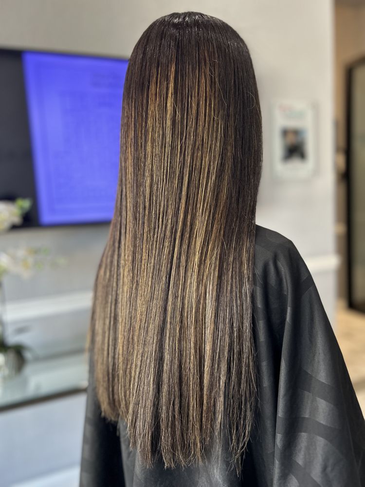 Hair by Karla Michelle Logo