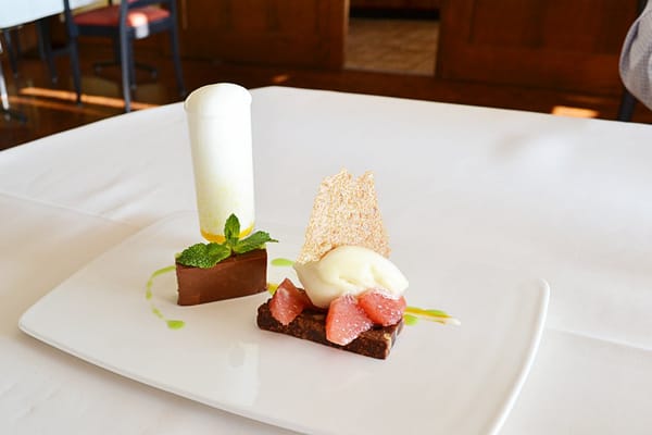 Restaurant Panorama by null