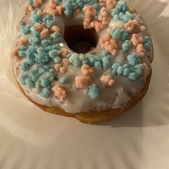 7-Eleven - Cotton Candy Ring Donut - Convenience Stores Near Me - Freeport, New York