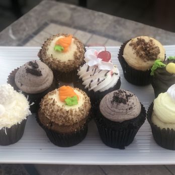 SmallCakes - Aurora - SmallCakes cupcakes assortment - Cupcakes Near Me - Aurora, Illinois SmallCakes - Aurora - SmallCakes cupcakes assortment - Cupcakes Near Me - Aurora, Illinois