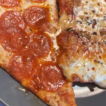 Manny's PIZZA - Slice of pepperoni pizza/slice of grandma pie - Pizza Near Me - Union, New Jersey