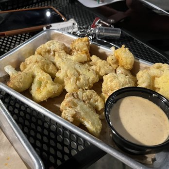 The Que Barbecue & Brew - BBQ cauliflower bites - Barbeque Near Me - Port Clinton, Ohio The Que Barbecue & Brew - BBQ cauliflower bites - Barbeque Near Me - Port Clinton, Ohio