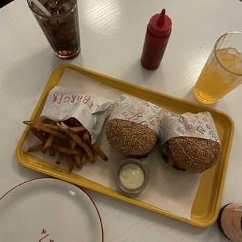 Le Burger 4304 - burger with fries - Beer Bar Near Me - Minneapolis, Minnesota Le Burger 4304 - burger with fries - Beer Bar Near Me - Minneapolis, Minnesota