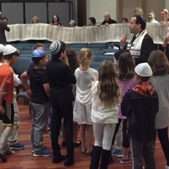 Temple B'nai Shalom - Rabbi Eisenkramer with students from our Religious School - Synagogues Near Me - East Brunswick, New Jersey Temple B'nai Shalom - Rabbi Eisenkramer with students from our Religious School - Synagogues Near Me - East Brunswick, New Jersey