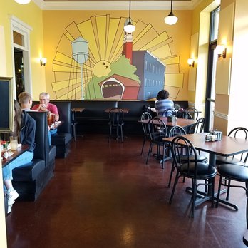 Patterson's Cafe - interior seating along the front - Breakfast & Brunch Near Me - Oxford, Ohio
