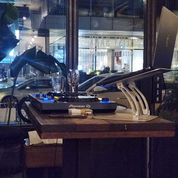 Heist Bank - DJ! - Bars Near Me - London, XGL Heist Bank - DJ! - Bars Near Me - London, XGL