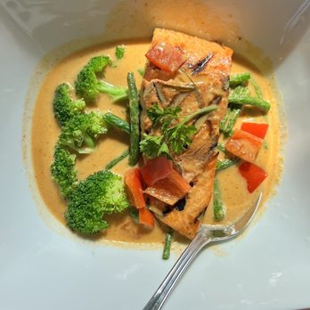 Thai Port - Salmon yellow curry - Thai Near Me - Newport, Oregon Thai Port - Salmon yellow curry - Thai Near Me - Newport, Oregon