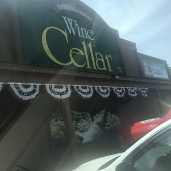 Macadoodles - Beer, Wine & Spirits Near Me - Pineville, Missouri