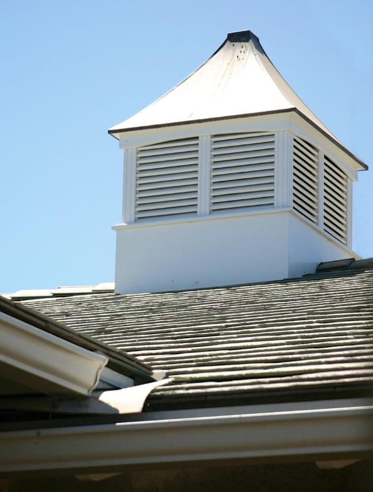 Slide of Derrick's Roofing