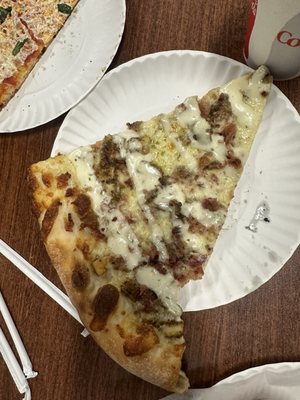 Tino's Pizza by null