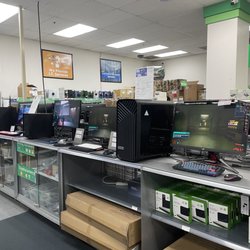 Central Computers - PC Demo Area: Try out Custom Built PCs or buy it!