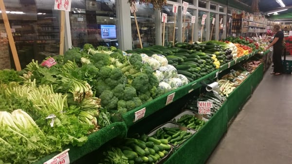 Manhattan Fruit Exchange by null