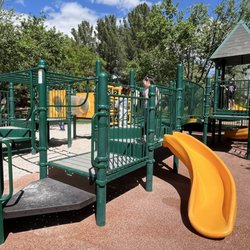 Play structure
