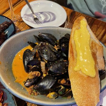 The Parish - PEI P.E.I. Mussels Dinner - Gastropubs Near Me - Tucson, Arizona