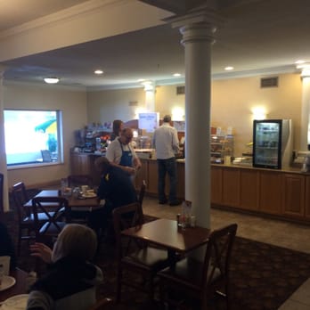 Holiday Inn Express & Suites Ames - Breakfast - Hotels Near Me - Ames, Iowa