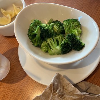 Applebee's Grill + Bar - Side of broccoli - Sports Bars Near Me - Fort Payne, Alabama