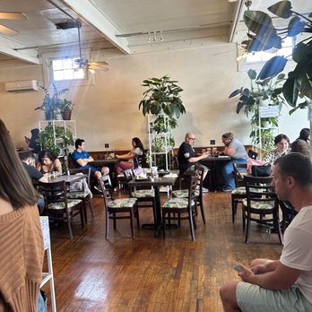 Lost Parrot Cafe - Inside - Breakfast & Brunch Near Me - South Pasadena, California