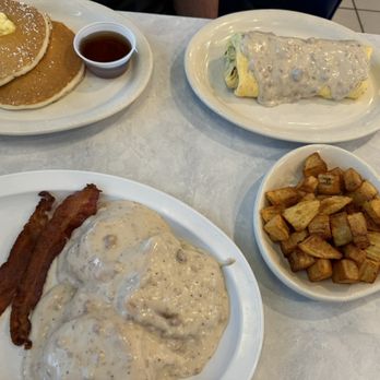 Blue Moon Diner - Breakfast would the blue moon omelette, sweet pancakes, house made potatoes and great sausage gravy and fluffy biscuits. - American Near Me - Beaverton, Oregon Blue Moon Diner - Breakfast would the blue moon omelette, sweet pancakes, house made potatoes and great sausage gravy and fluffy biscuits. - American Near Me - Beaverton, Oregon