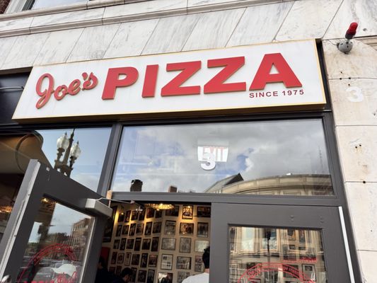 Joe’s Pizza by null