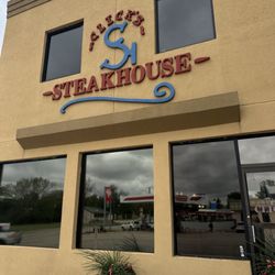 Click's Steakhouse - Outside