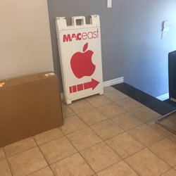 Mac East - Street sign