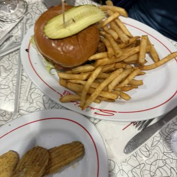 Sunliner Diner - Avacado Peanut Butter Cup - Diners Near Me - Pigeon Forge, Tennessee Sunliner Diner - Avacado Peanut Butter Cup - Diners Near Me - Pigeon Forge, Tennessee