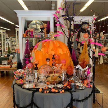 i Leoni - Home Decor Near Me - Petaluma, California i Leoni - Home Decor Near Me - Petaluma, California