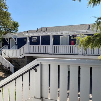 Lighthouse Lodge & Cottages - Hotels Near Me - Pacific Grove, California