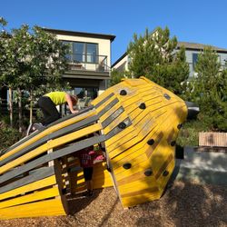 Rise Park Play Ground - Climbing area