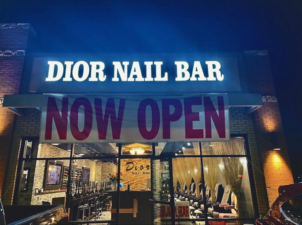 Dior Nail Bar Logo